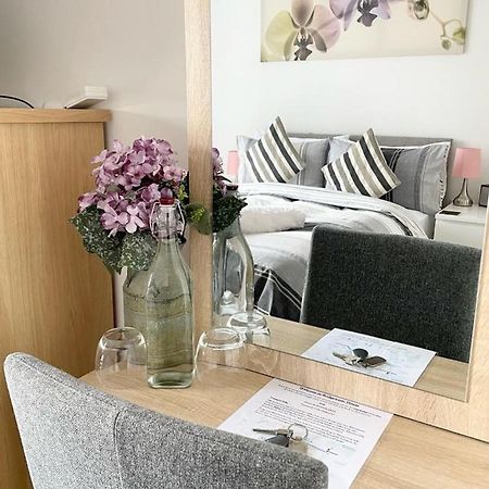 Manchester Escape - Private Room & Bathroom Near Etihad And Coop Arena - Free Secure Parking Exterior photo
