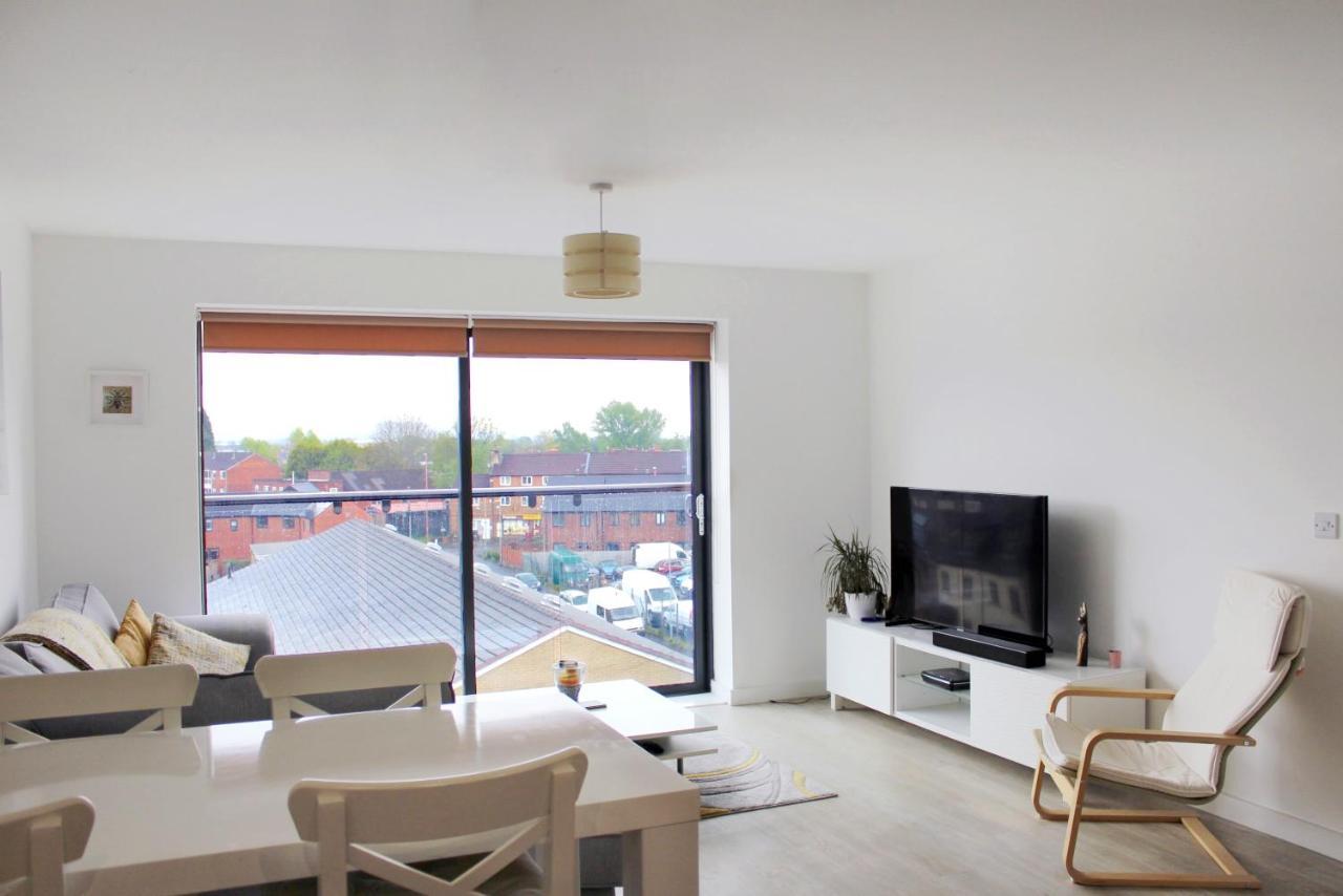 Manchester Escape - Private Room & Bathroom Near Etihad And Coop Arena - Free Secure Parking Exterior photo