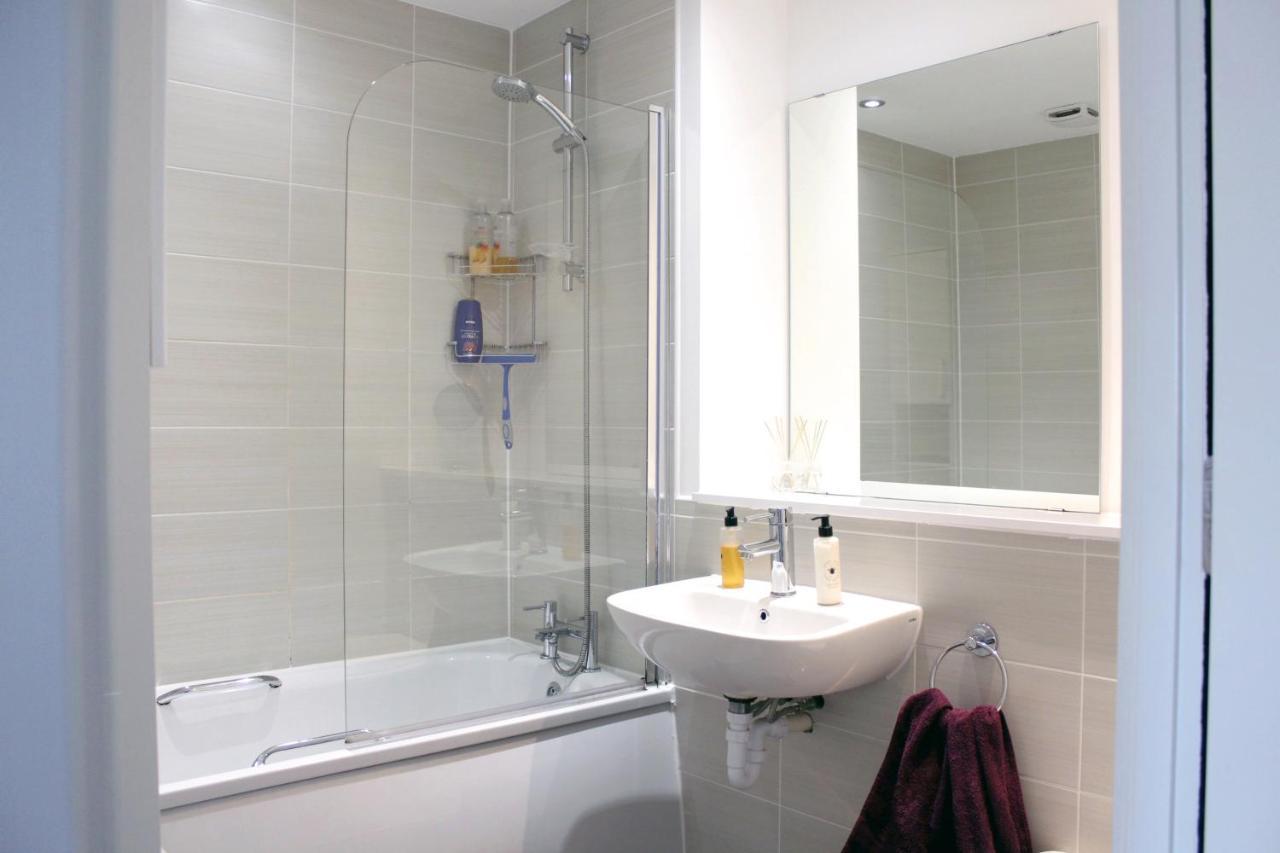 Manchester Escape - Private Room & Bathroom Near Etihad And Coop Arena - Free Secure Parking Exterior photo