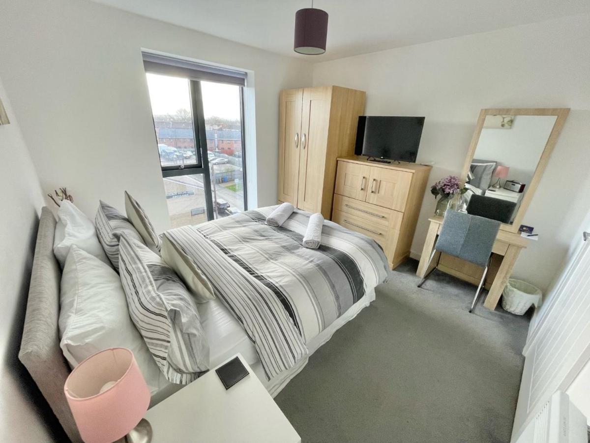 Manchester Escape - Private Room & Bathroom Near Etihad And Coop Arena - Free Secure Parking Exterior photo