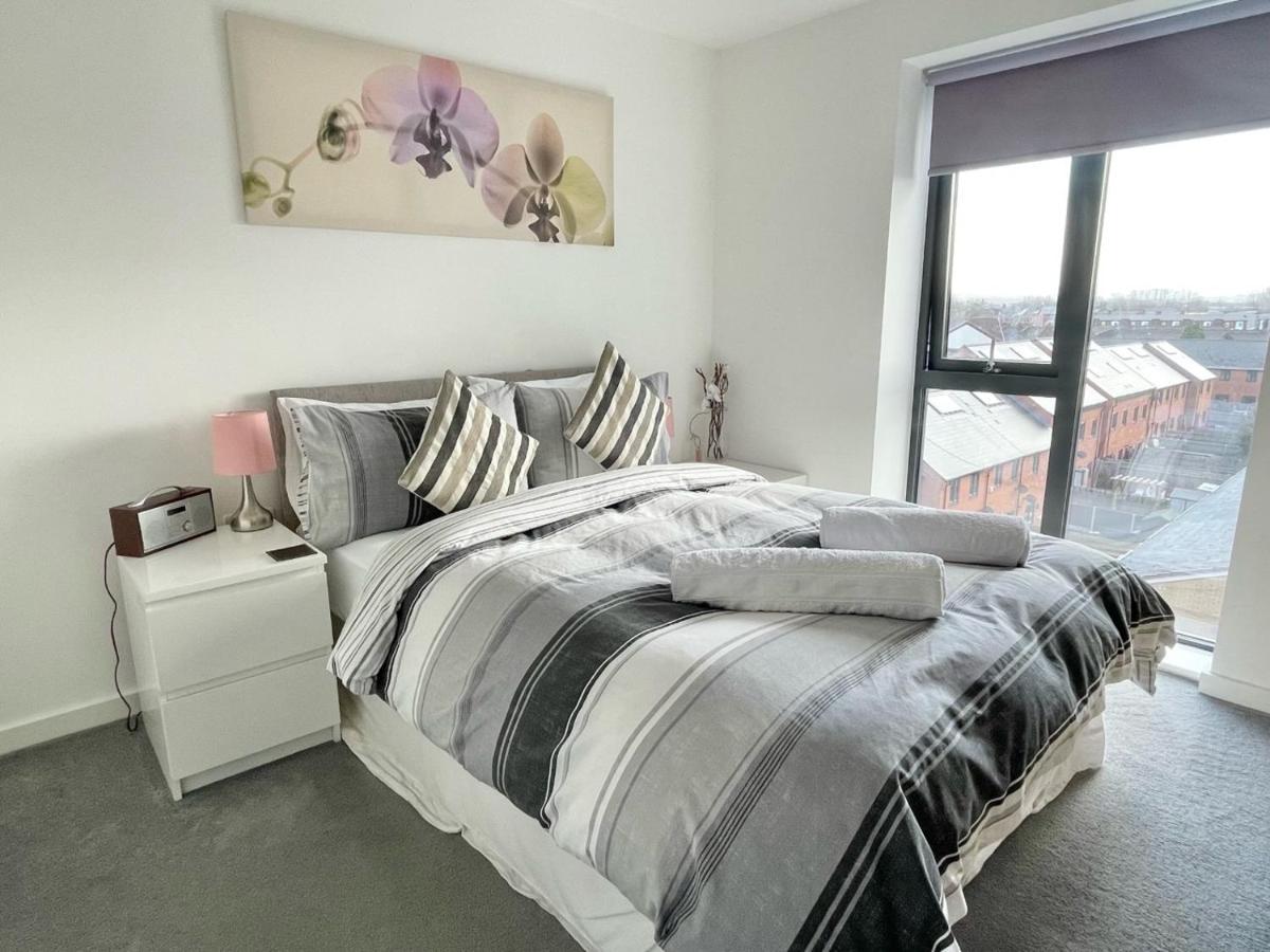 Manchester Escape - Private Room & Bathroom Near Etihad And Coop Arena - Free Secure Parking Exterior photo